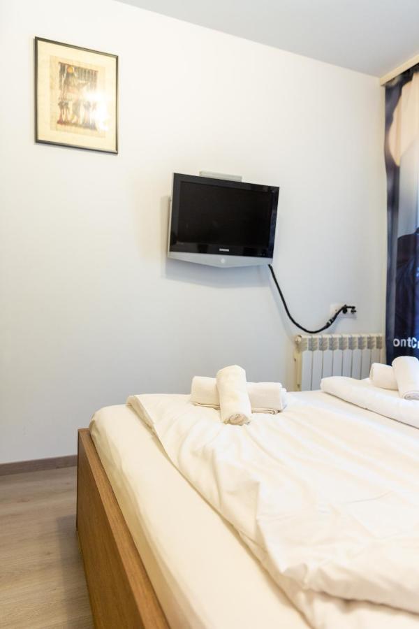 Fancy Big Apartment In The Heart Of София Экстерьер фото